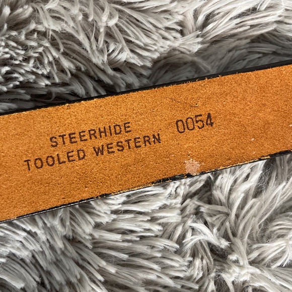 Vintage Tooled Leather Western Belt - Picture 6 of 8